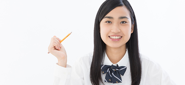 勉強をする生徒のイメージ
