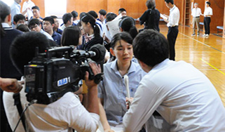 青森山田中学高等学校で実施したオンライン授業が「スーパーJチャンネル」等テレビで多数紹介されました。